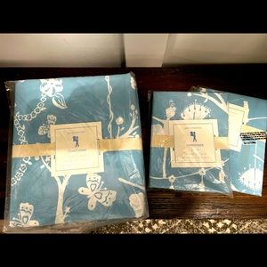 Blue full size pottery barn duvet and 2matching shams